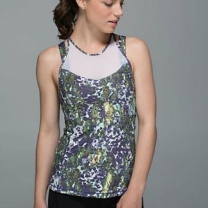 Lululemon Running In The City Tank size 6
